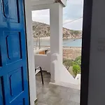 παραθαλάσσιο με θέα τον κόλπο βάρης *