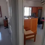 παραθαλάσσιο με θέα τον κόλπο βάρης *