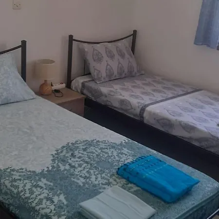 παραθαλάσσιο με θέα τον κόλπο βάρης アパート