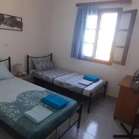 παραθαλάσσιο με θέα τον κόλπο βάρης *