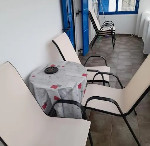 Apartment παραθαλάσσιο με θέα τον κόλπο βάρης Vari (Syros)