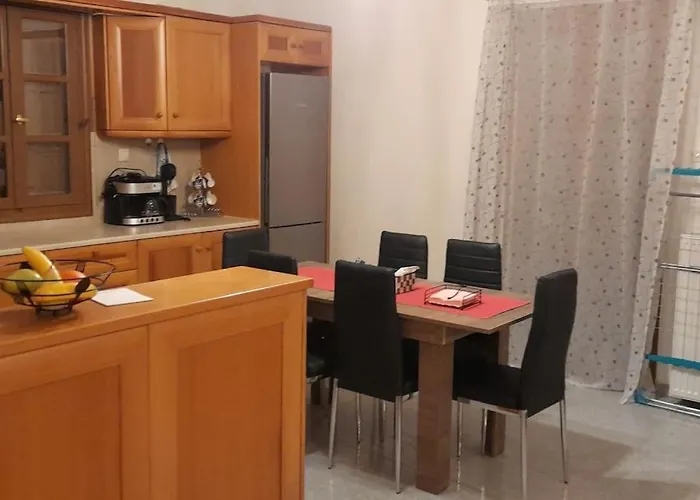 παραθαλάσσιο με θέα τον κόλπο βάρης *