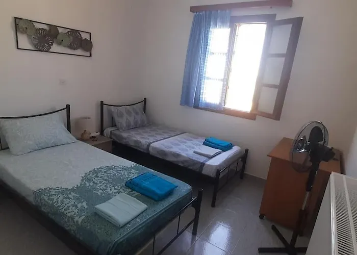 παραθαλάσσιο με θέα τον κόλπο βάρης *