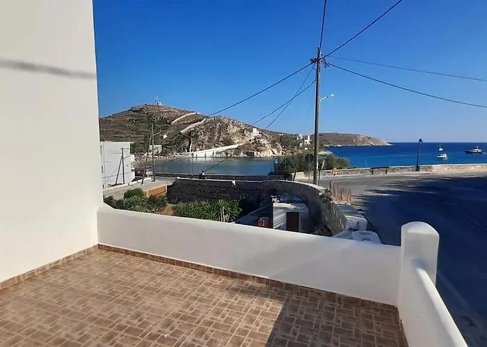 παραθαλάσσιο με θέα τον κόλπο βάρης *