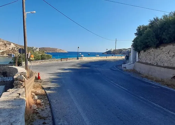 παραθαλάσσιο με θέα τον κόλπο βάρης Apartment Vari (Syros)